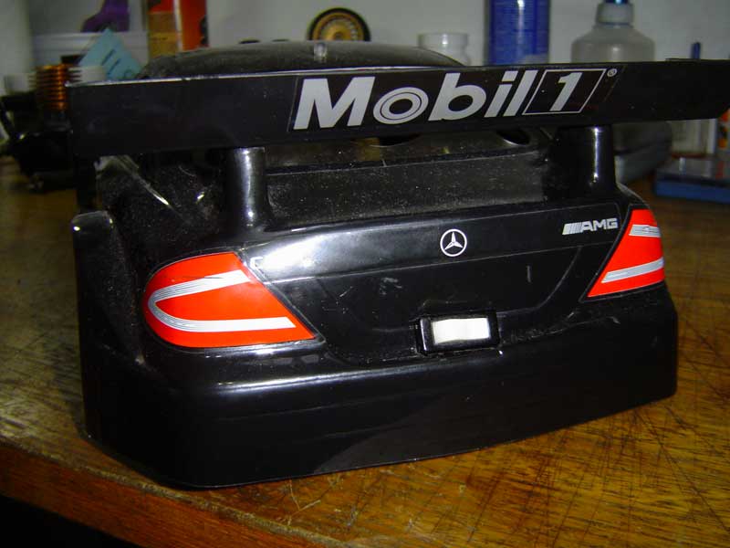 olha o botão liga e desliga atraz do carro