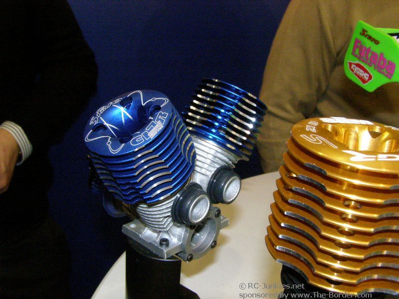 toyfair20081206twoinoneengine.jpg