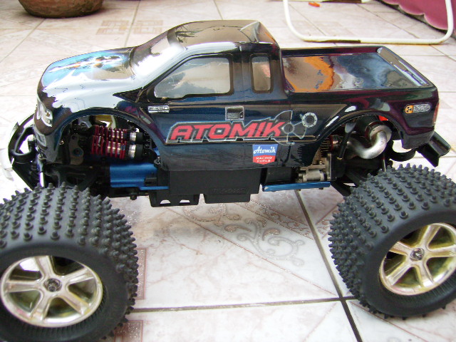 F-350 
<br />tinta vinilica preta R$ 9,75
<br />mas só serve para quem tem compressor
<br />adesivos caseiros..