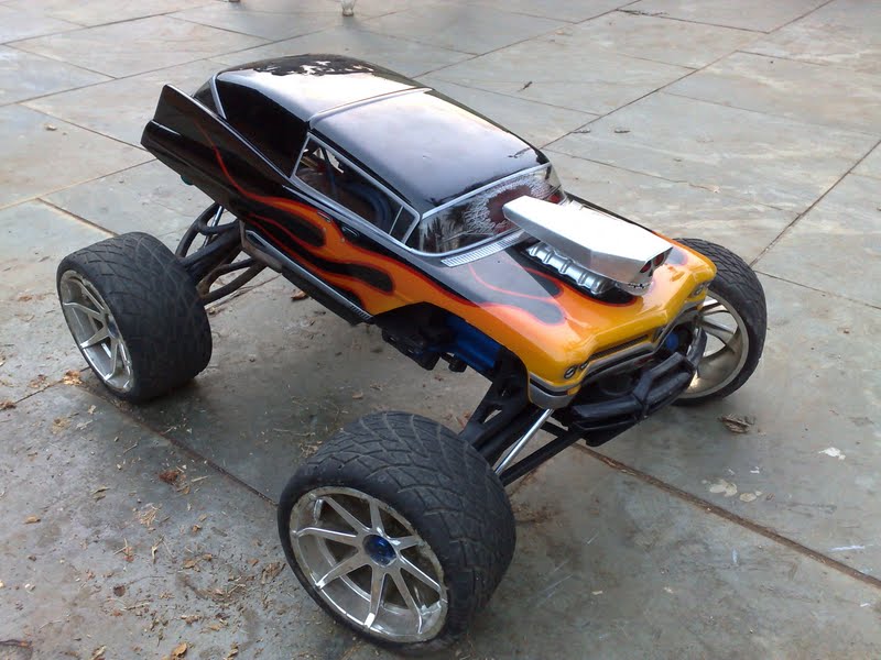 Bolha HPI GROVE HOBBER Pintada por KeepCross Modelismo com ação.
<br />
<br />Bolha destinada a auto modelos off road 1:8 (SAVAGE 4.6, REVO 3.3 e outros com o mesmo tamanho, podendo ser adaptada tambem na SAVEGE XL 5.9)
<br />
<br />Pintada nas cores: Preto, Amarelo e  Verme