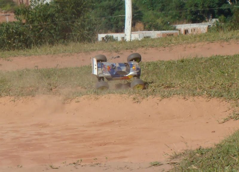 muga apanhando do pai .. rsrs