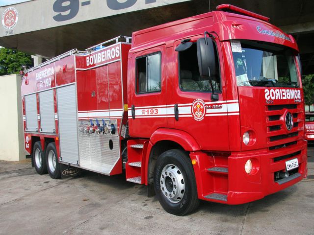 caminhao-do-corpo-de-bombeiros.jpg