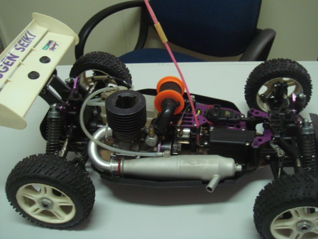 Motor RB S7 cabeçote preto. Motor Campeão do Mundo em 1998 com D. Reckward no mundial disputado em Portugal na pista de Coimbra.
<br />Detalhe, esse foi o primeiro Mundial com presença de pilotos brasileiros: Pedro, Wallace, Helio, Giulliano, Wallid e Nassouh
