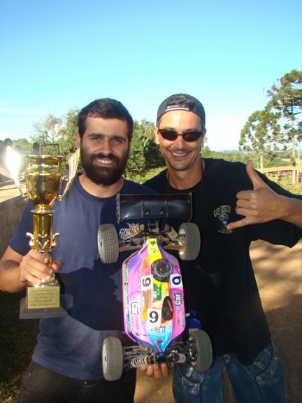equipe XIMBARAI TEAM comemorando o segundo lugar na corrida !!