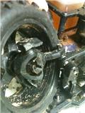 Fala amigo,eu tive um exceed rc e ele só deu problema,o servo quebrou,a bandeja quebrou duas vezes,a engrenagem do servo quebrou,etc.Não estou julgando ninguém nem a marca,mas para mim só deu problema,comprei com um cara super gente fina,atencioso,mas a m
