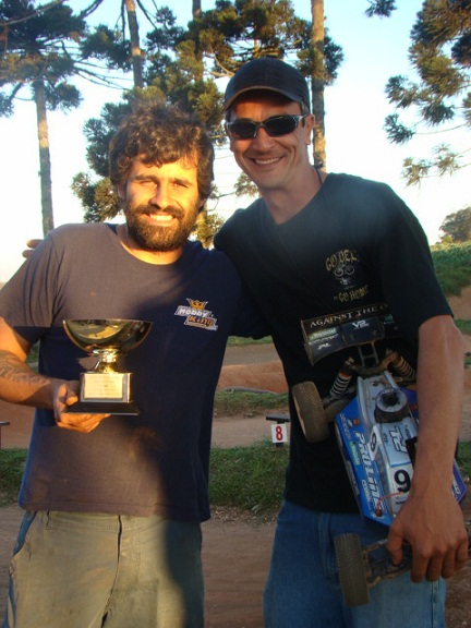 agradecimento ao amigão Marquito pelo apoio e pelo trabalho nos boxes !!!! mais rápido que fórmula 1 !!!!