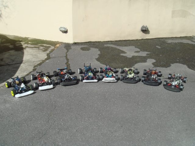 Viu quanta coisa diferente..tem TTR EB4, Serpent , RC8, Duratrax,TTR Mirage  Crono........